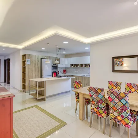 Seacrest - Large 3 Bedroom شقة