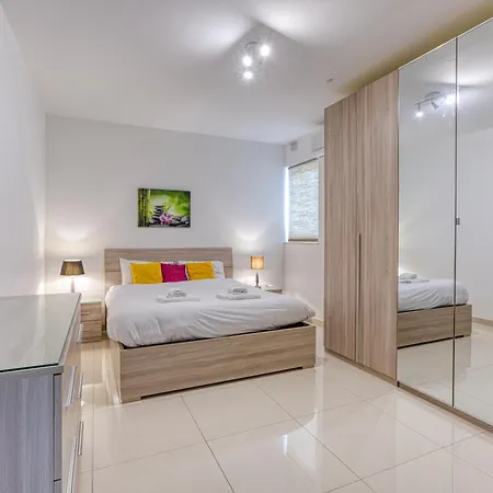 Seacrest - Large 3 Bedroom * St. Paul's Bay