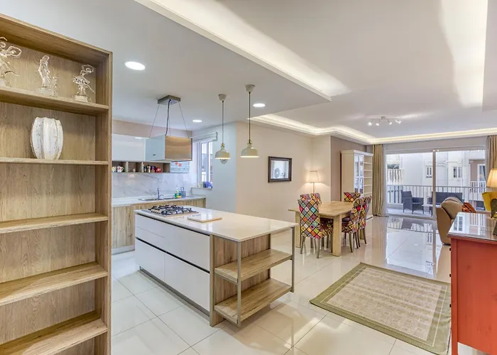 Seacrest - Large 3 Bedroom *