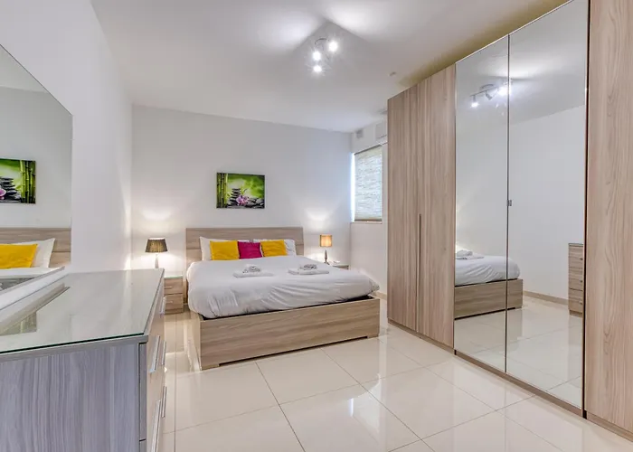 Seacrest - Large 3 Bedroom * St. Paul's Bay