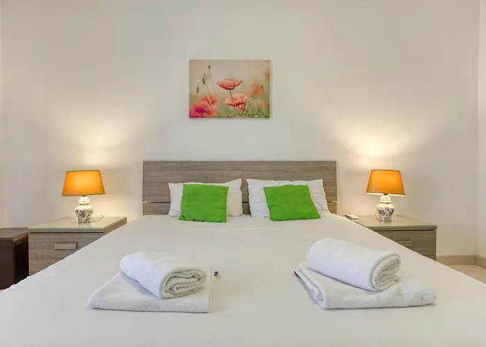 Lägenhet Seacrest - Large 3 Bedroom St. Paul's Bay