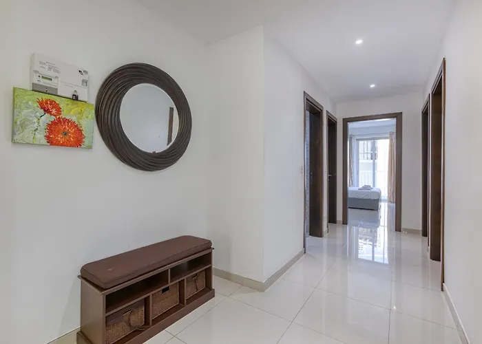 Seacrest - Large 3 Bedroom Lägenhet