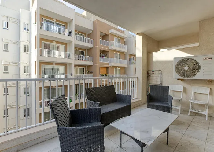 Seacrest - Large 3 Bedroom St. Paul's Bay