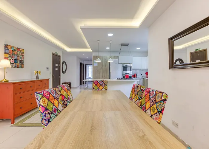 Seacrest - Large 3 Bedroom * St. Paul's Bay