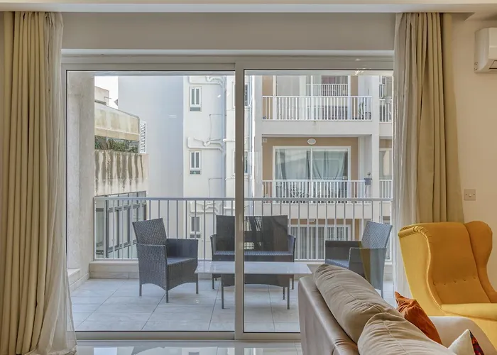 Seacrest - Large 3 Bedroom * St. Paul's Bay