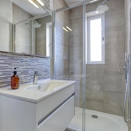 Seacrest - Large 3 Bedroom San Pawl il-Baħar